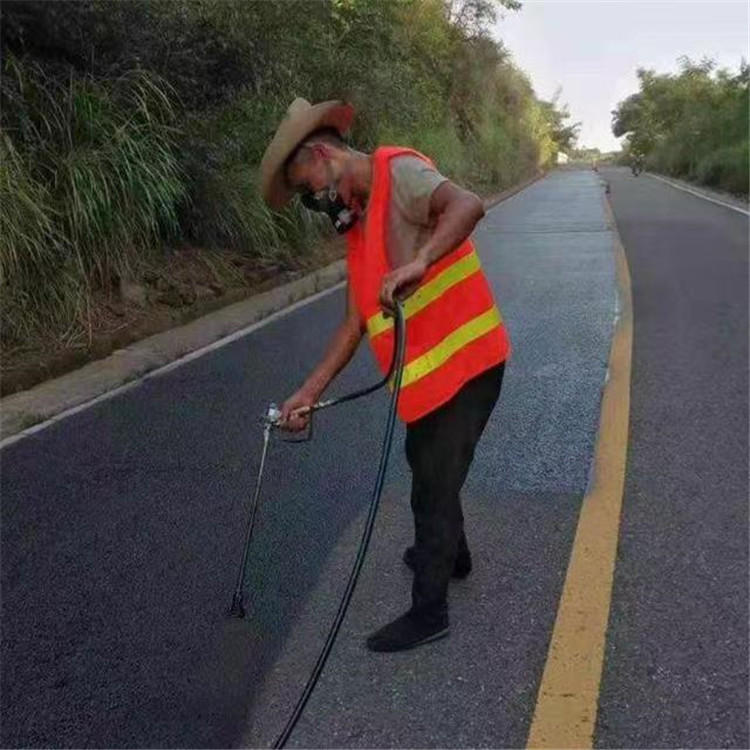 梅州 彩色防滑路面的底涂是保障路面附着力